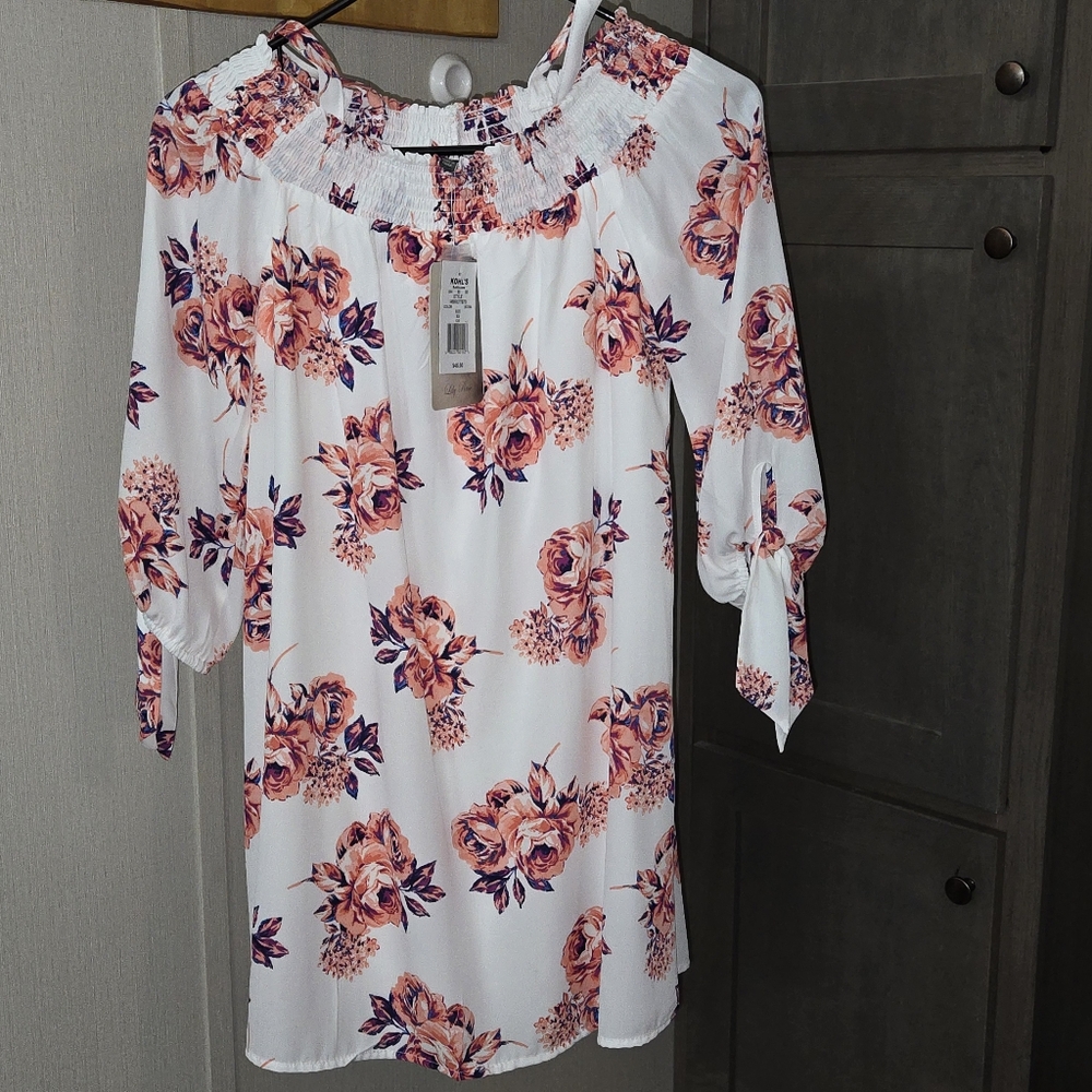 NWT------LILY ROSE FLOWER DRESS (JUNIORS)